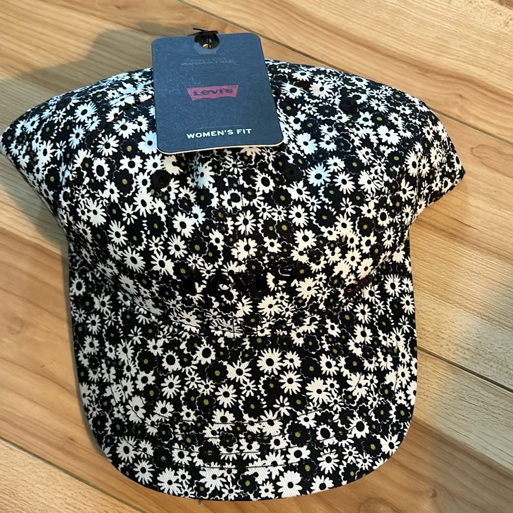 Levi's Black and White Floral Women's Hat